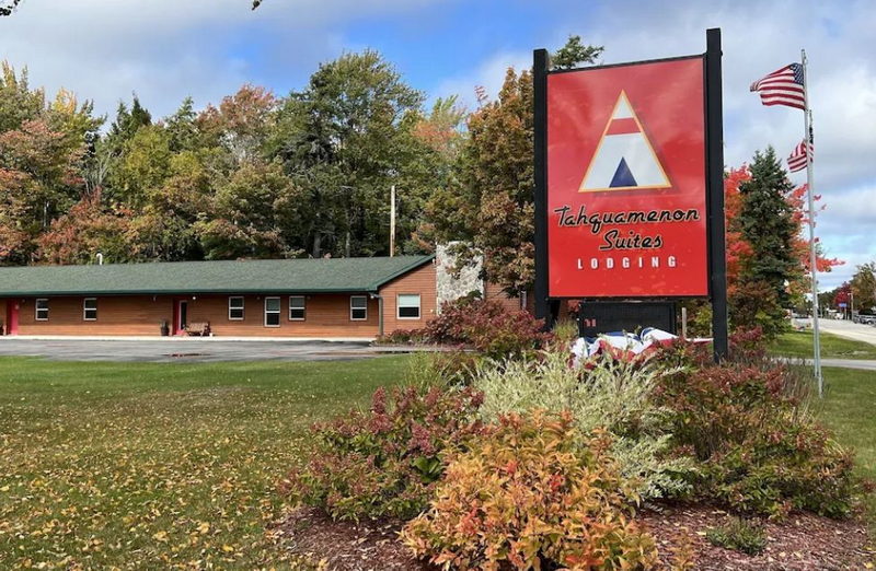 Tahquamenon Suites Lodging (Travelers Motel) - From Website (newer photo)